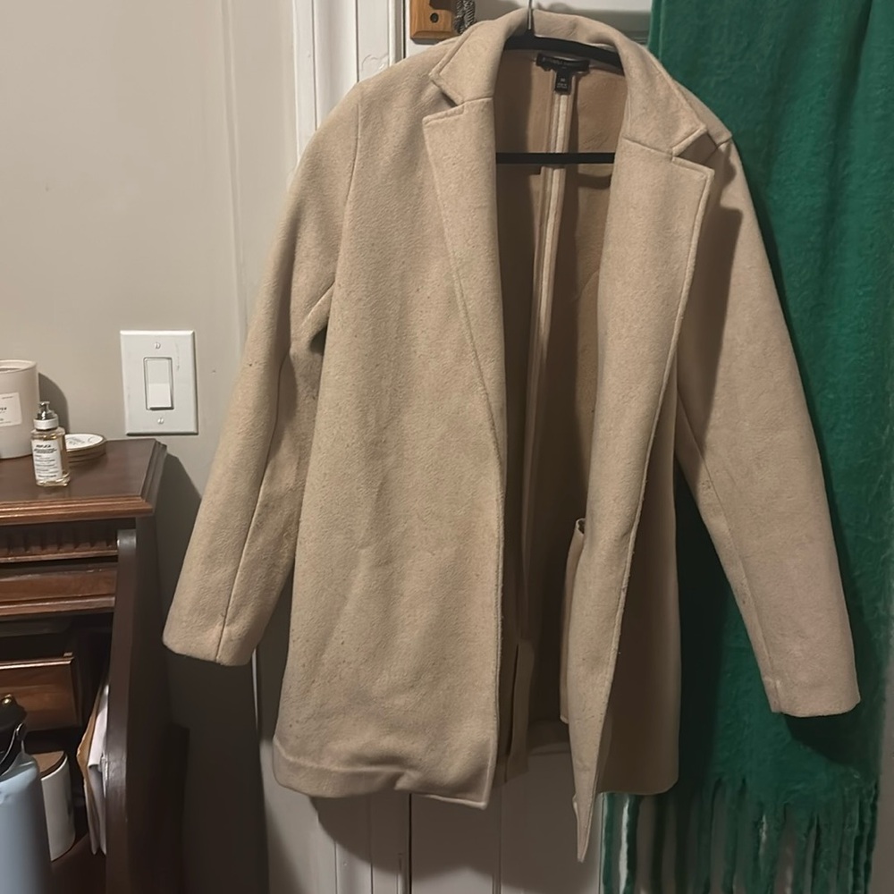 Gently/barely used tan banana republic coat! In great condition!